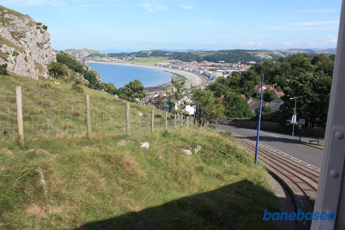 På vej ned mod Llandudno by