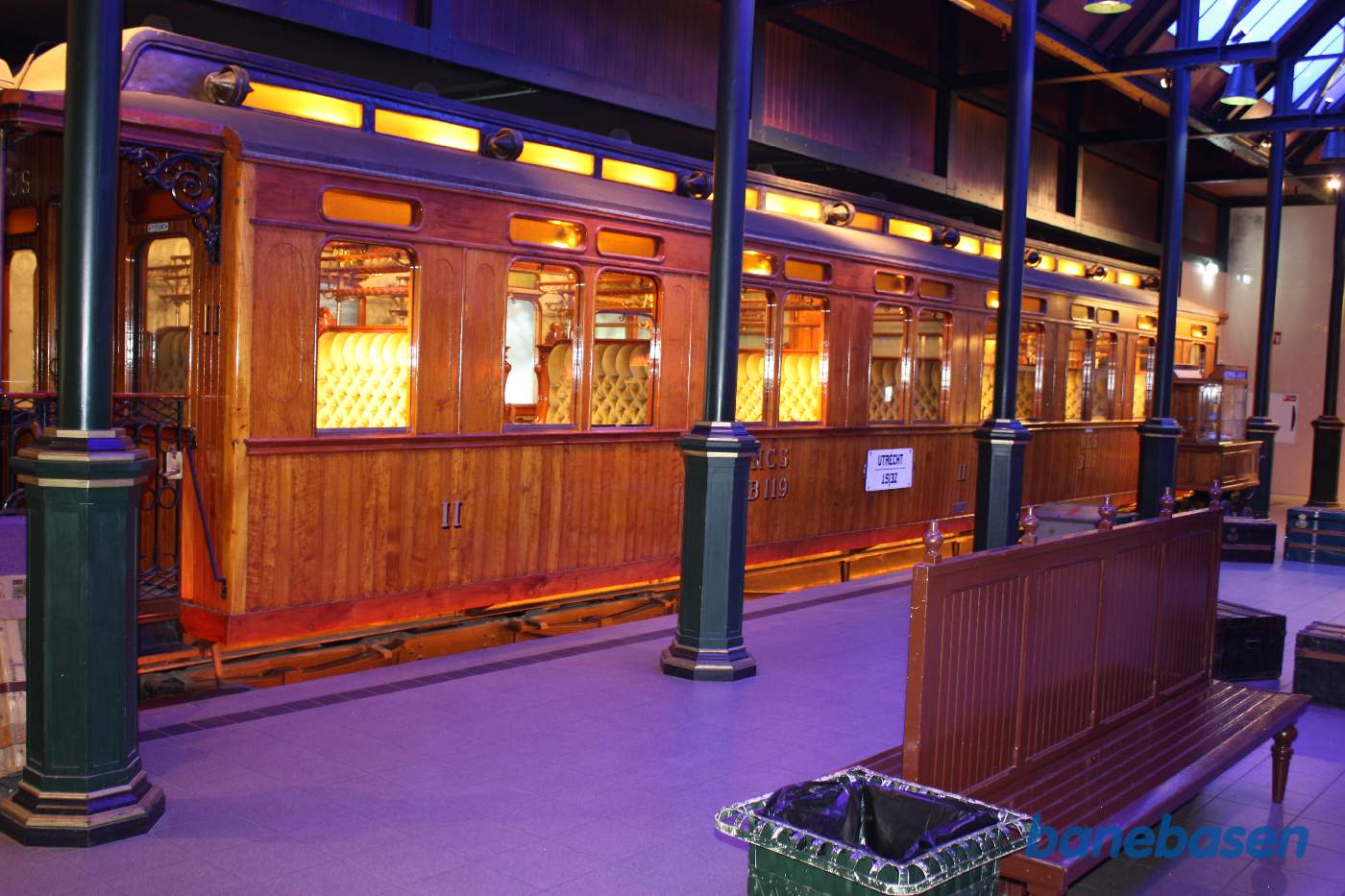 Museumsstation med udstillet salonvogn
