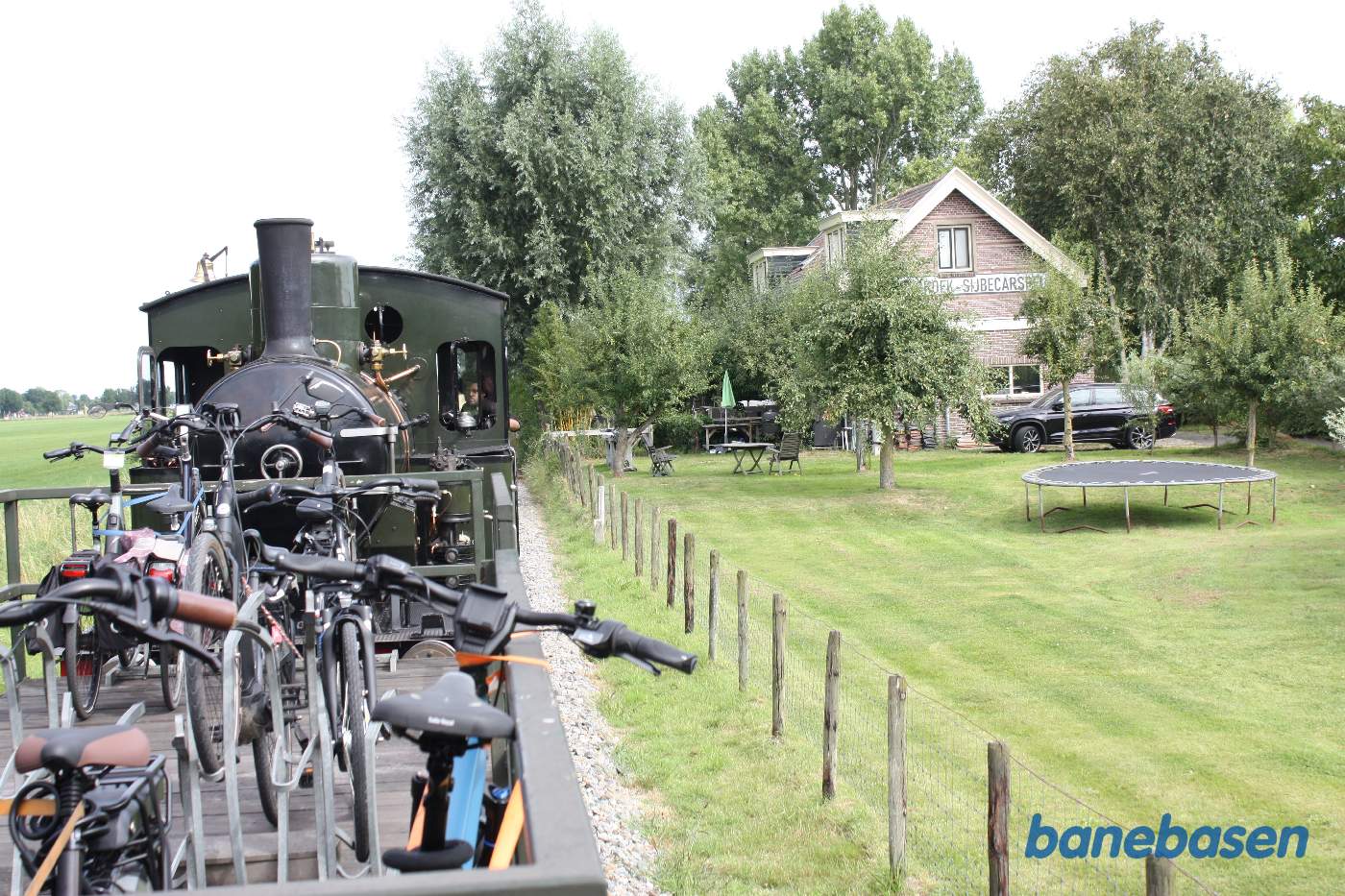 Toget er på vej ind på næste station