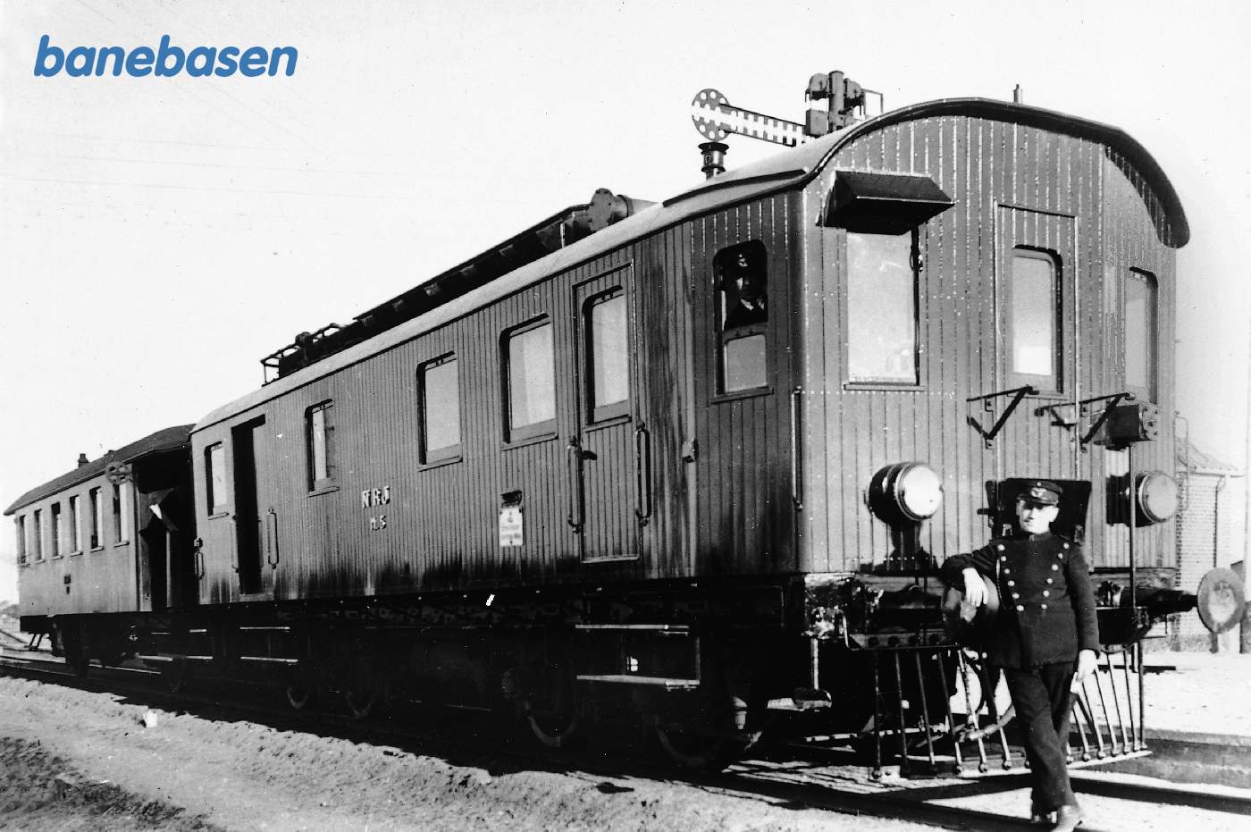 Under opholdet med motortoget benyttes lejligheden til at forevige personalet