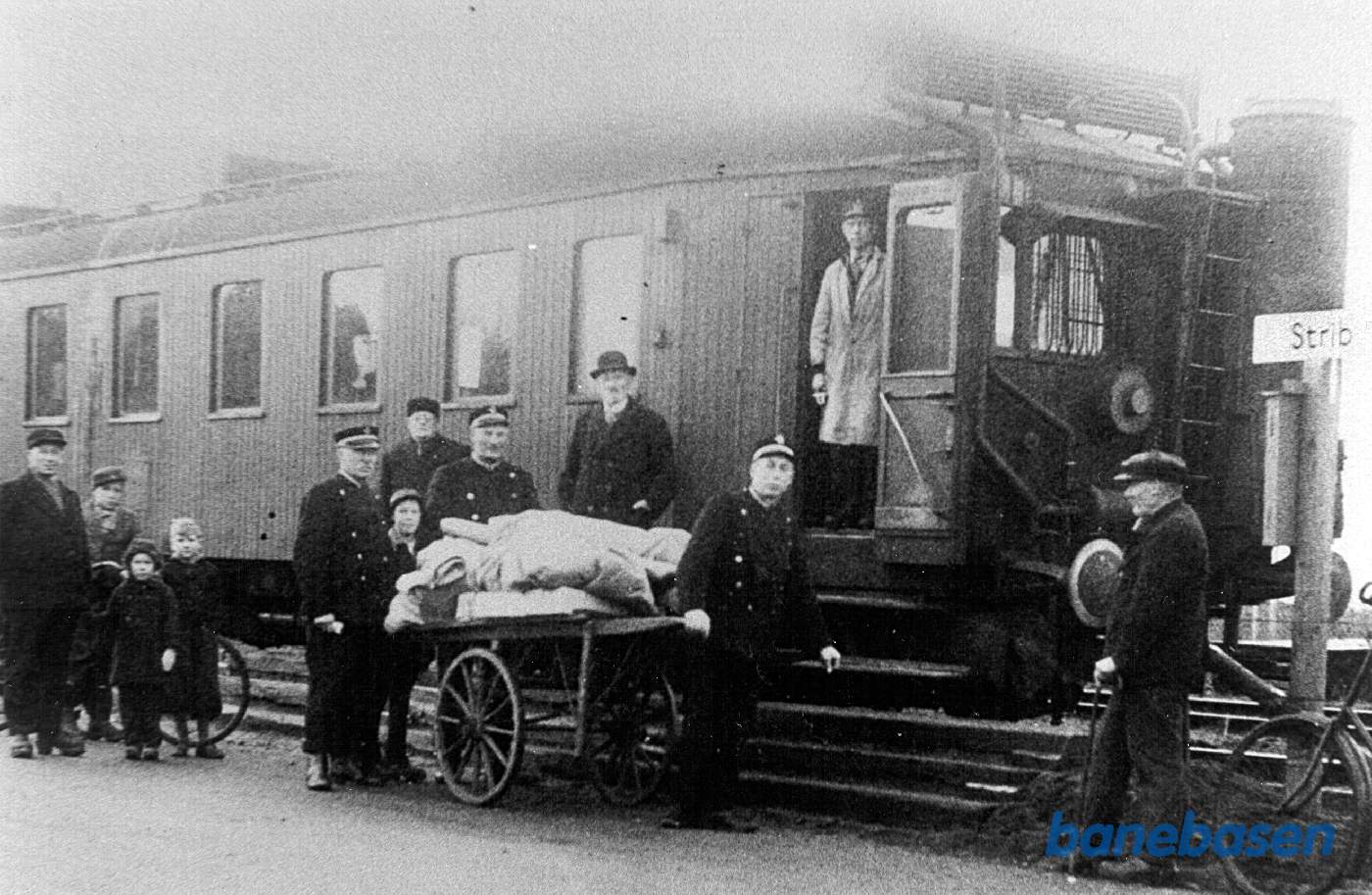 OMB M 2 med gasgenerator i Strib. Man kørte her en måned i stedet for DSB