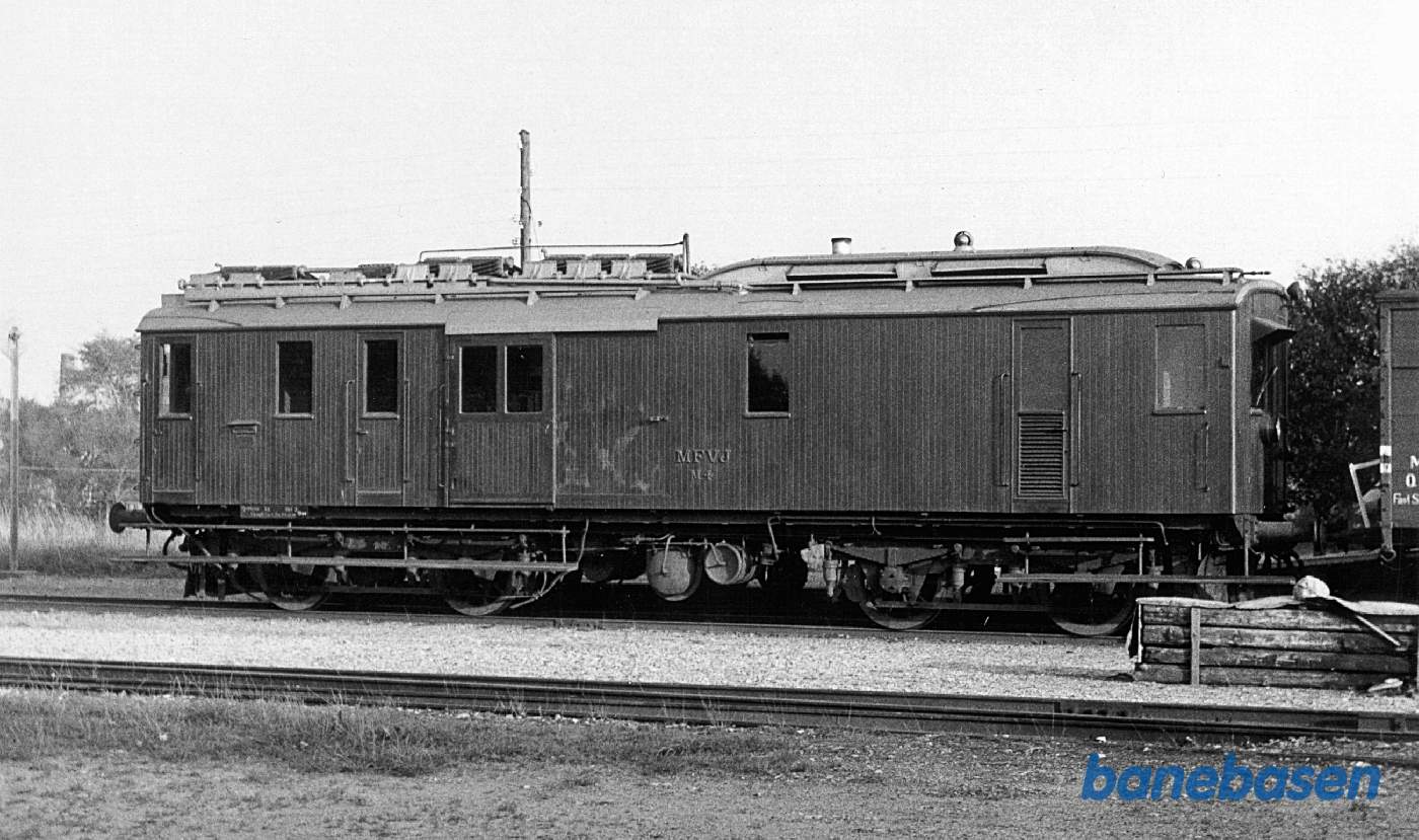 MFVJ M 4 året før banens lukning, hvor den solgtes til Randers-Hadsund Jernbane