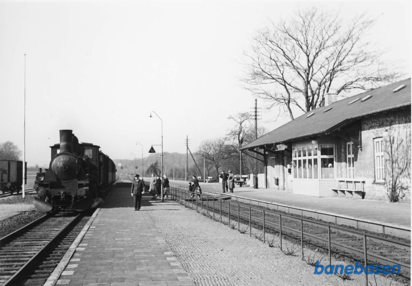 Tog 230 mod København ankommer