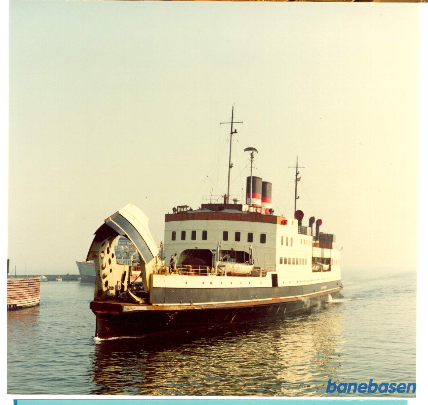 Dampfærgen "Danmark" ankommer fra Warnemünde Dampfærgen "Danmark" ankommer fra Warnemünde