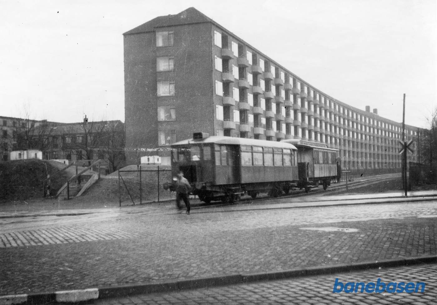 Toget rangeres over Vermlandsgade