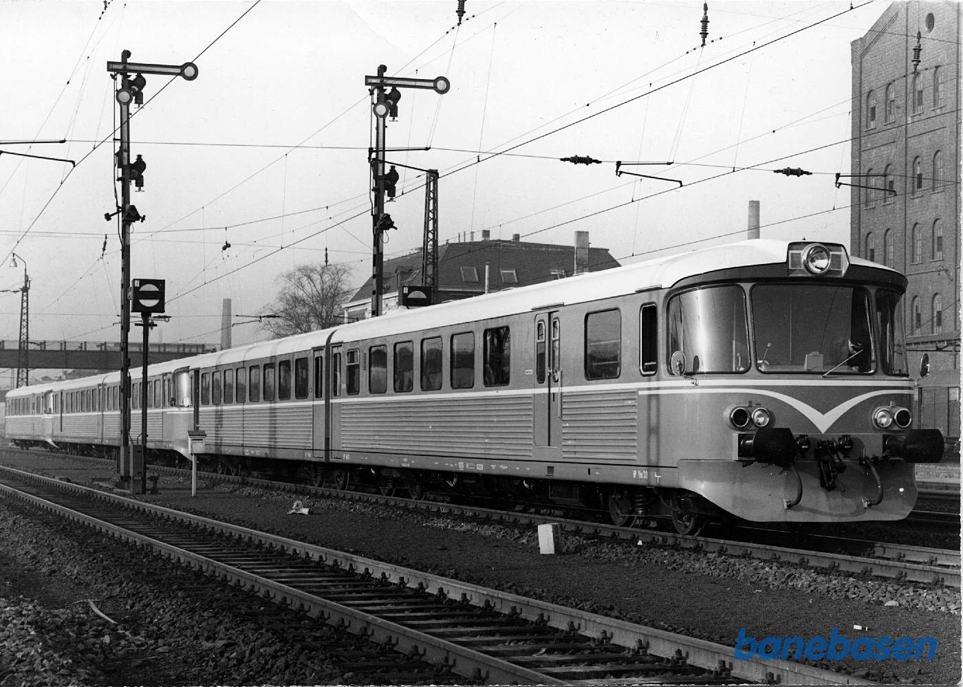 To tovognstog til HP og én motorvogn til SB på vej til Danmark